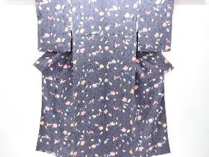 縮緬地　型染蝶に花模様小紋着物